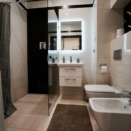 Paradise Apartment *