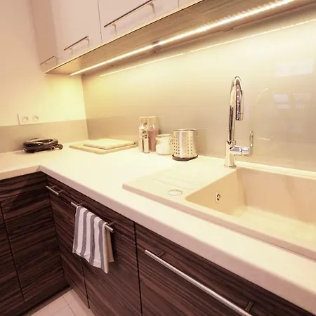 Paradise Apartment *